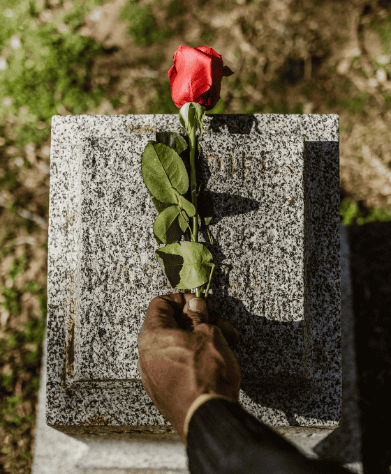 esempi di necrologio